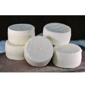 Cacioricotta artigianale di latte di capra 2