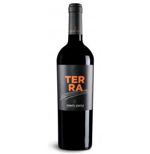 Terra è un vin rosso di Conti Zecca ottenuto da uve Aglianico e Negroamaro
