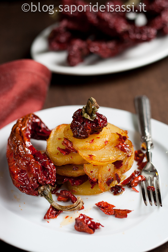 Peperoni cruschi con patate