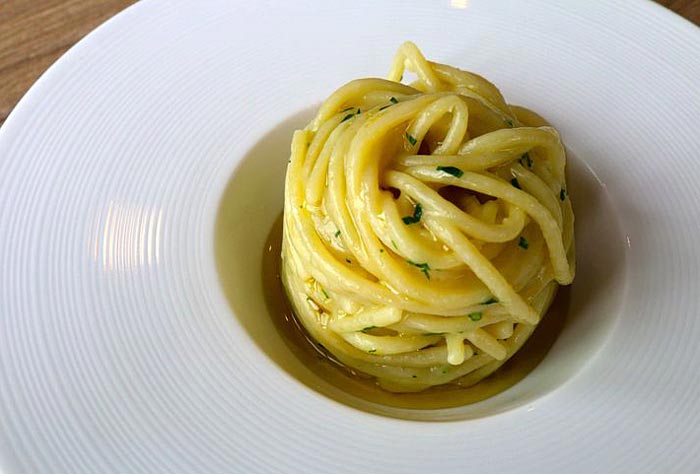 Spaghettone con colatura di alici