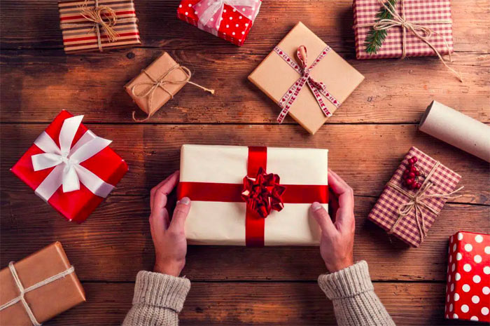 Cosa regalare per Natale a un uomo che ha già tutto: 7 idee