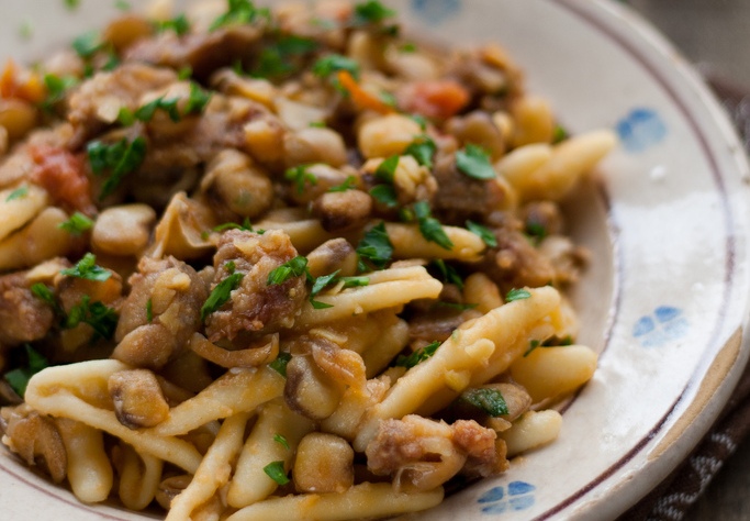 Ricetta cavatelli cicerchie e pezzente